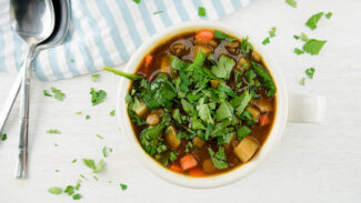 1-Pot Lentil, Potato and Spinach Soup (video)